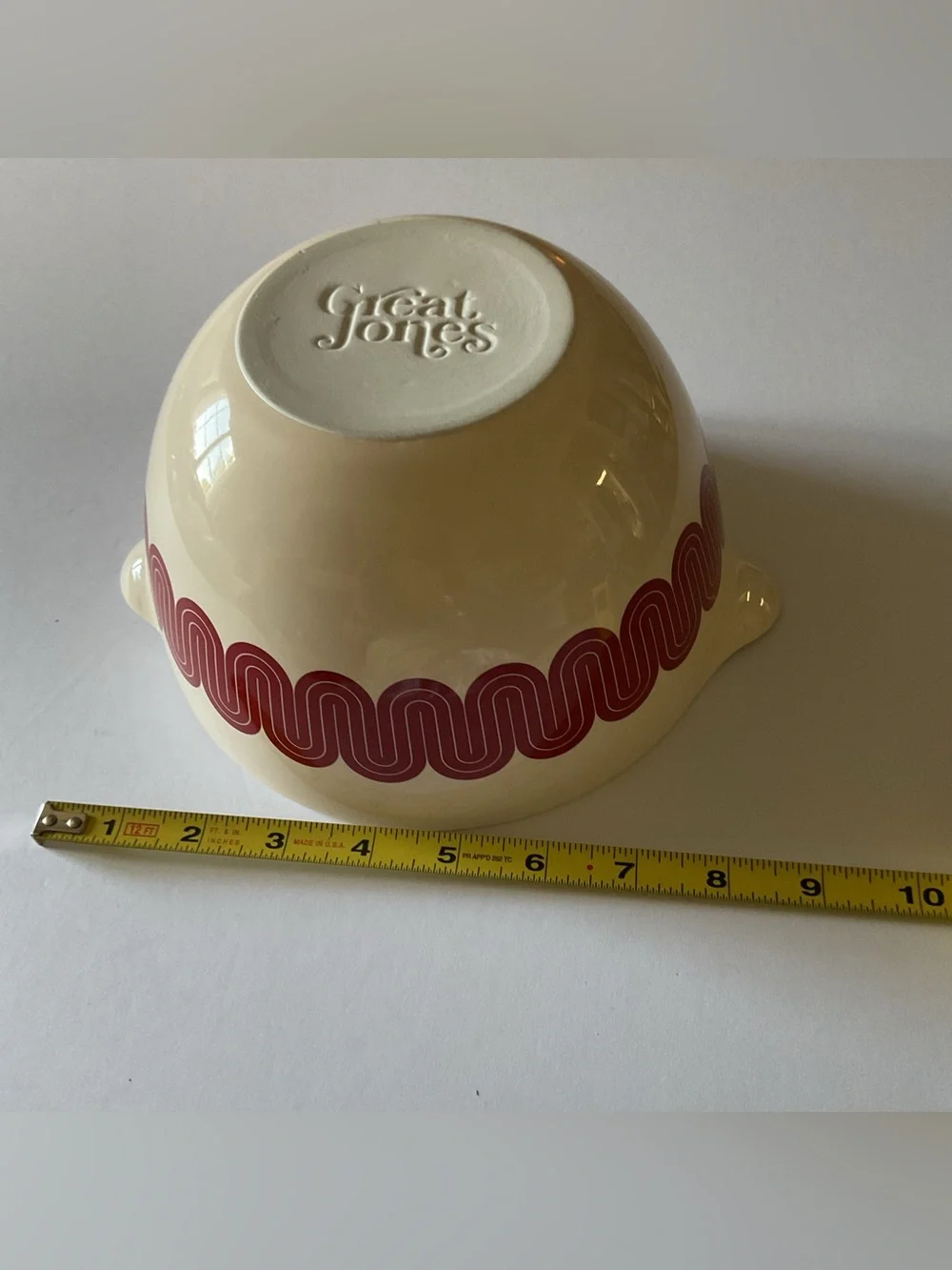 GREAT JONES STIR CRAZY CERAMIC MIXING BOWL RED WAVE PATTERN MEDIUM SIZE NWOT